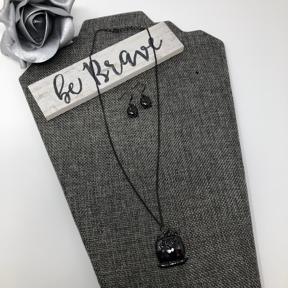 Owl Black Necklace & Earring Set - Picture 3 of 3